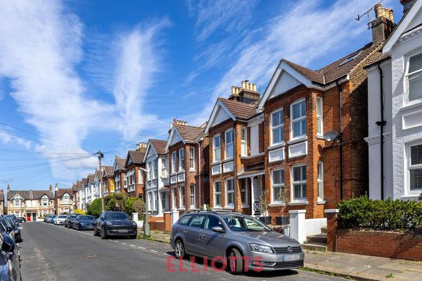 4 bedroom terraced house to rent - Photo 1