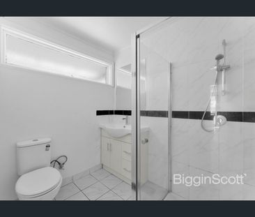 Comfortable Family Home in Prime Springvale Location - Photo 3