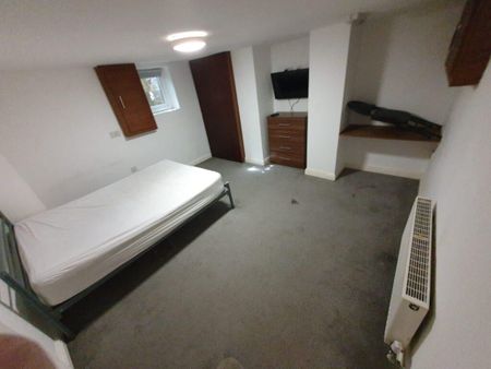 3 bedroom terraced house to rent - Photo 5