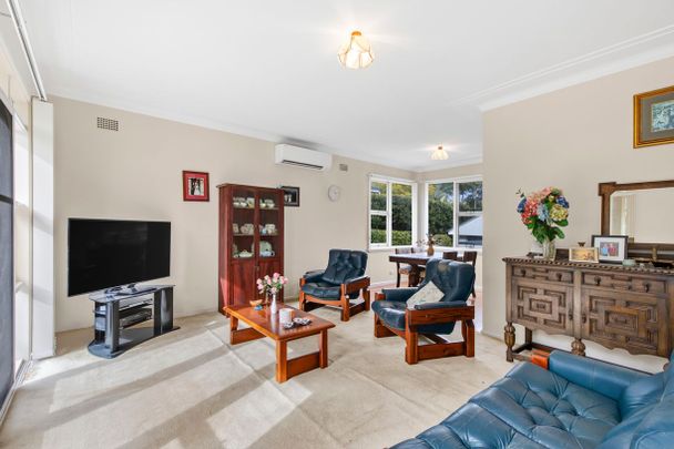 6 MONTH LEASE - CHARMING FAMILY HOME IN QUIET CUL-DE-SAC - Photo 1
