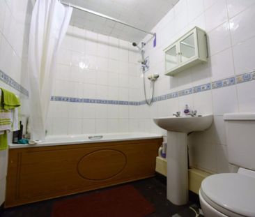 5 bedroom House in Holborn View, Leeds - Photo 3