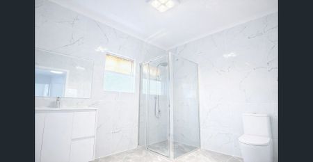 Spacious Fully Renovated 4-Bedroom Home in a Quiet Location - Photo 2