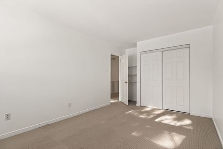 For Lease - 1900 Marquis Avenue Unit# 67, Beacon Hill North - South and Area, Ontario - Photo 5