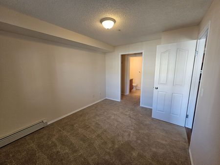 60 Panatella St NW, Calgary - Photo 2