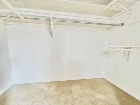 For Lease - 4230 Perivale Road Unit# Main&upper level, Mississauga, Ontario - Photo 4