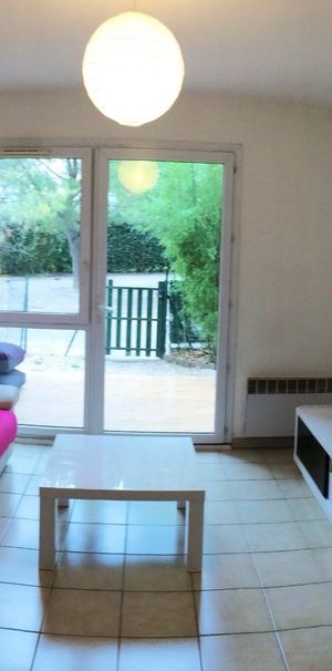 Location Appartement 2 pièces 32m² LUYNES 80ème - Photo 1