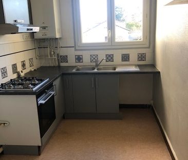 Location Appartement 3 pièces 76m² - Photo 2