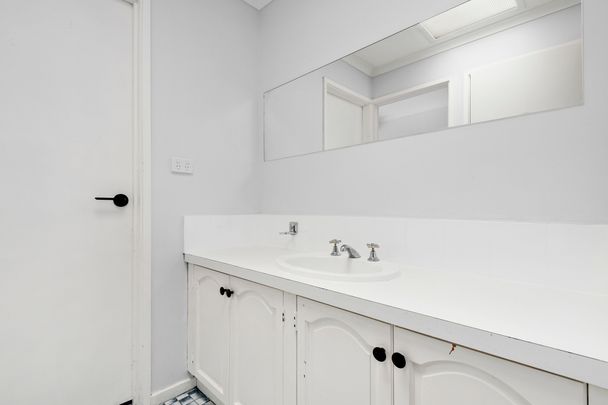 A Family Gem in a Prime Frankston South Location - Photo 1