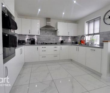 4 bedroom detached house to rent - Photo 1