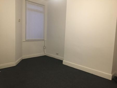 To Let: Crescent Road, Middlesbrough, TS1 4QT. - Photo 3