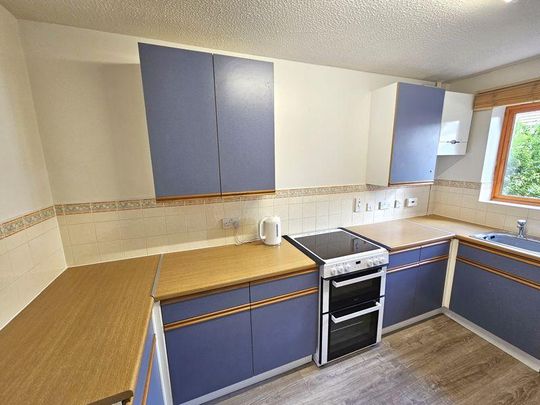 3 bedroom semi-detached house to rent - Photo 1