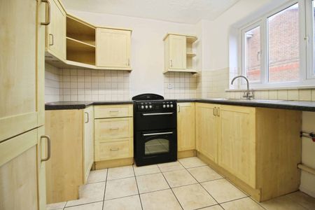 Babington Park, Grange Park, Swindon, Swindon, SN5 - Photo 4