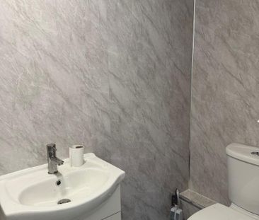 4 bedroom detached house to rent - Photo 6