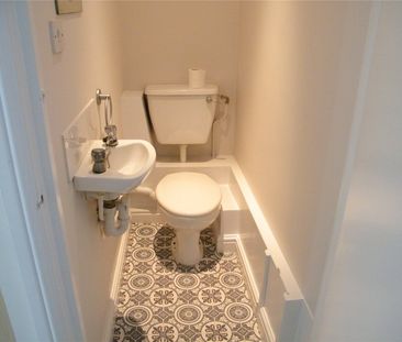 2 bedroom terraced house to rent - Photo 1