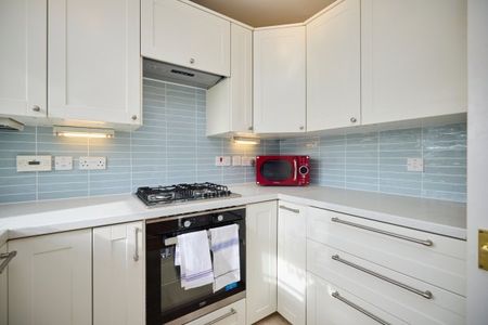 Stocton Close, Guildford - Photo 3