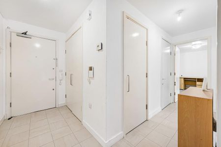 3 bedroom flat to rent - Photo 2