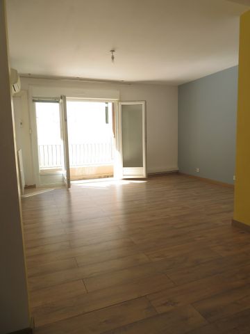 T2/3, 5, Rue Monjardin, Nîmes-Centre, 52m², 530€ HC - Photo 4