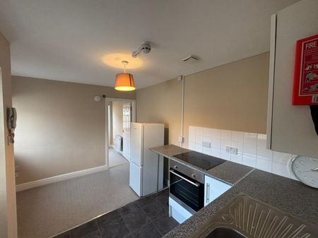 Alphington Street, Exeter - Photo 3