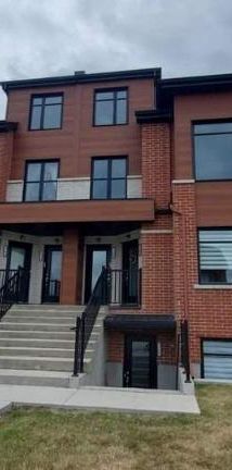 2 CH - 1 SDB - Laval - $1,890 /mo - Photo 1