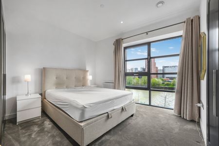 2 Bed Flat, Astell House, E14 - Photo 4