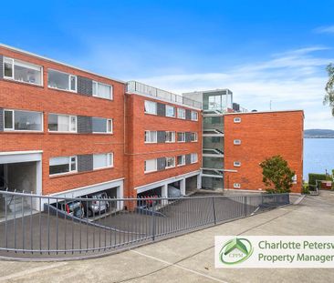 FURNISHED compact studio in popular WATERFRONT group - Photo 5