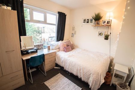 Grimthorpe Place ( Bed), Headingley, LS6 3JT, Leeds - Photo 2