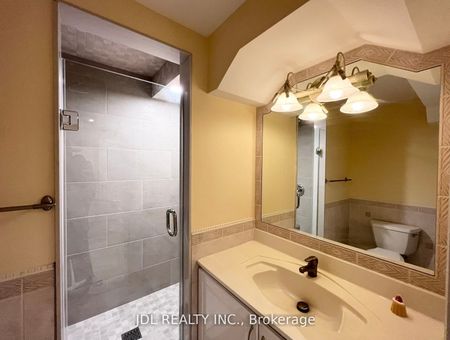 For Lease - 23 Toporowski Avenue, Richmond Hill, Ontario - Photo 2