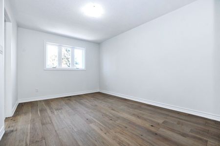 For Lease - 582 Skinner Avenue, Newmarket, Ontario - Photo 2