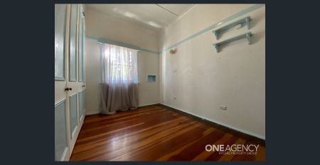 Family Living In Blaxland - Photo 3