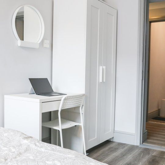 Room in a shared 8-bedroom apartment, Inns Quay, Dublin - Photo 1