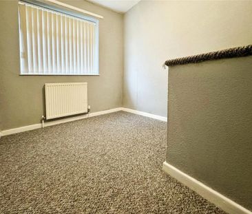 3 bedroom semi-detached house to rent - Photo 4
