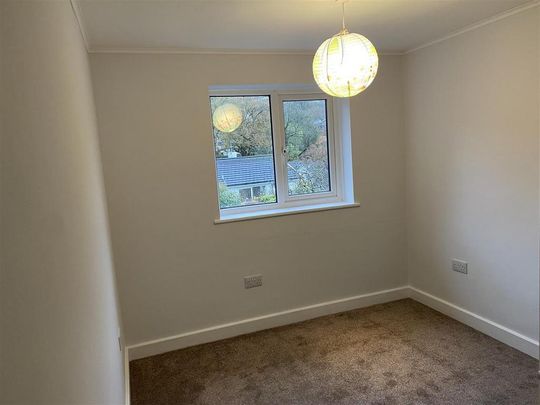 4 bedroom semi-detached house to rent - Photo 1