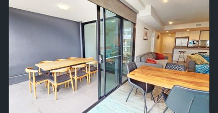 Fully Furnished 3 Bedroom, 2 Bathroom, 2 Secure Car Park and Storage - Photo 4