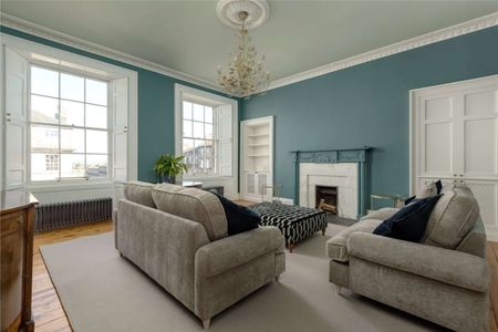 Bright and spacious 4 bedroom Property on Great King Street, Edinburgh's New Town - Photo 2