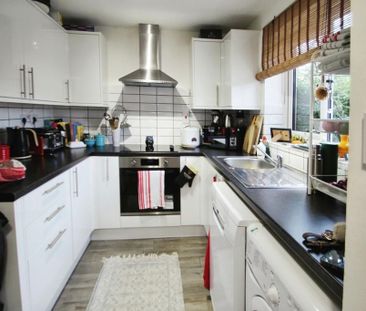 2 bedroom semi-detached house to rent - Photo 5