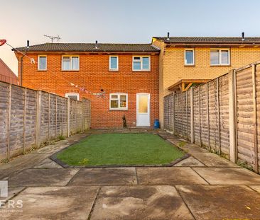 2 bedroom terraced house to rent - Photo 4
