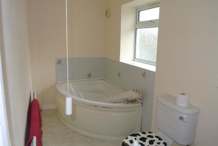2 bedroom semi-detached house to rent - Photo 3