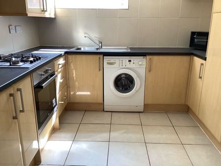 2 Bedroom Terraced To Rent in Nottingham - Photo 5