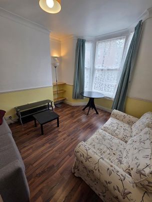 4 bedroom terraced house to rent - Photo 1