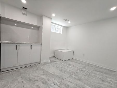 For Lease - 92 Cadillac Avenue Unit# Lower Level, Oshawa, Ontario - Photo 3