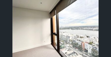 Brand New | 2 Bedroom | City View | Water Front - Photo 5
