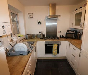 2 bedroom semi-detached house to rent - Photo 6