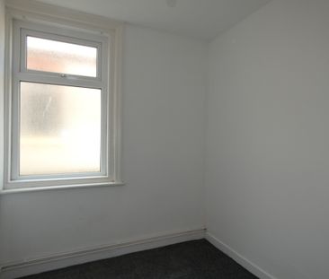 Warley Road Flat 2 - Photo 4