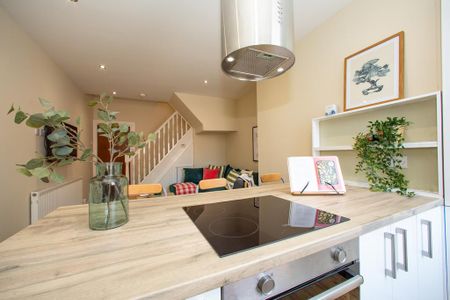 3 bedroom apartment to rent - Photo 4