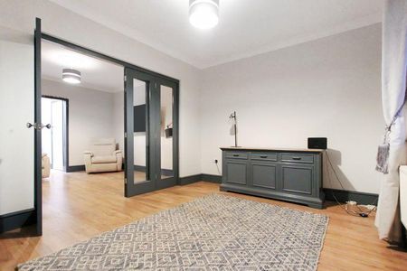 3 bedroom semi-detached house to rent - Photo 3