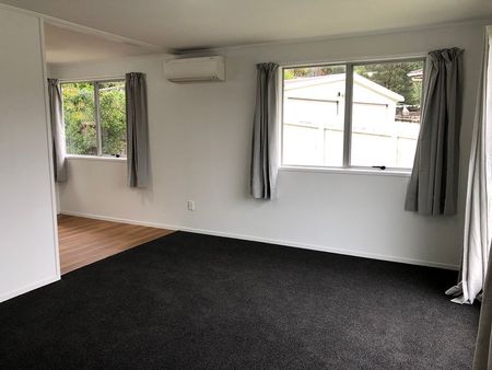 Charming 3BR Home - Photo 3