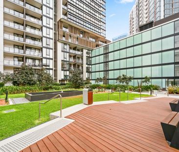 Modern 2 Bedroom Located In The Iconic 'Savannah' Complex - Photo 5