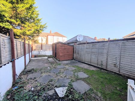 A 3 Bedroom Terraced - Photo 4
