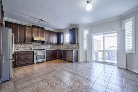 Detached Home For Lease | N8108348 - Photo 3