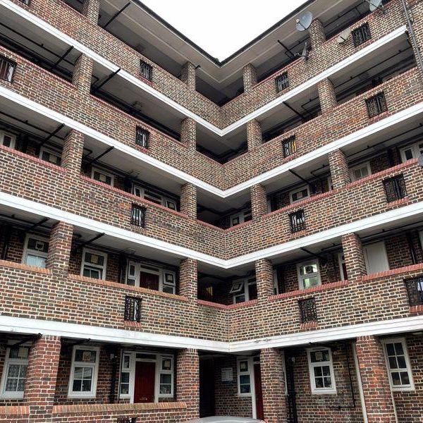 2 bedroom property to rent - Photo 1